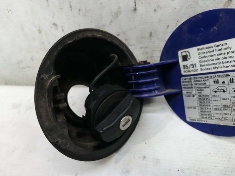 Лючок бензобака Skoda Fabia 2008