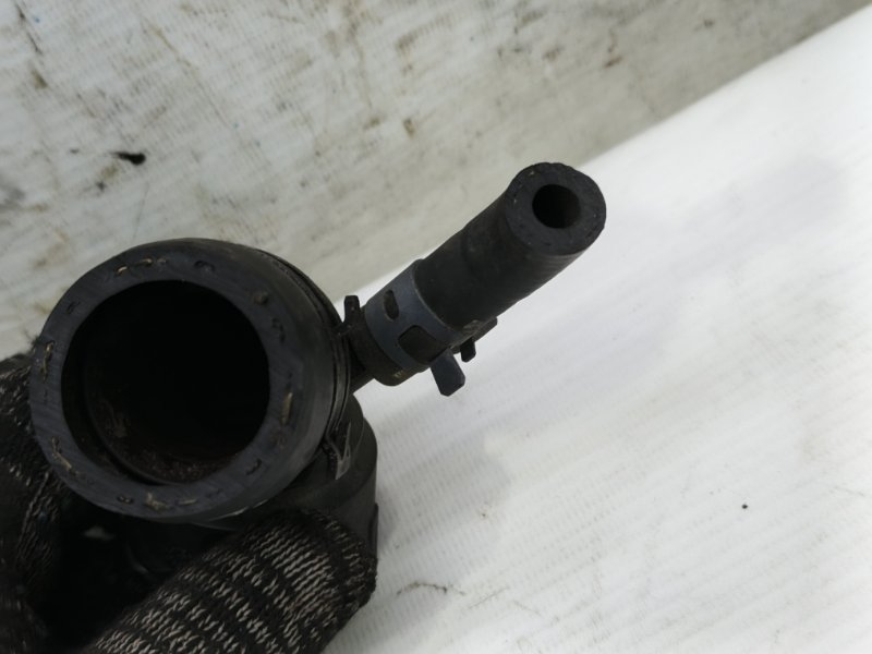 Тройник системы охлаждения Skoda Fabia 2008