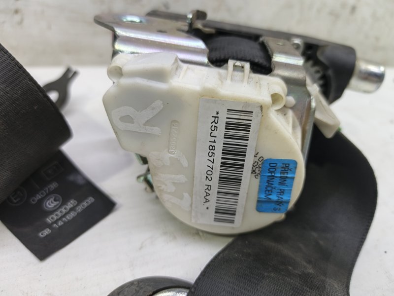 Ремень безопасности Skoda Fabia 2008