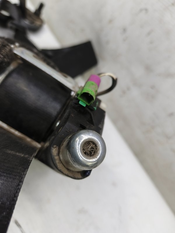 Ремень безопасности Skoda Fabia 2008