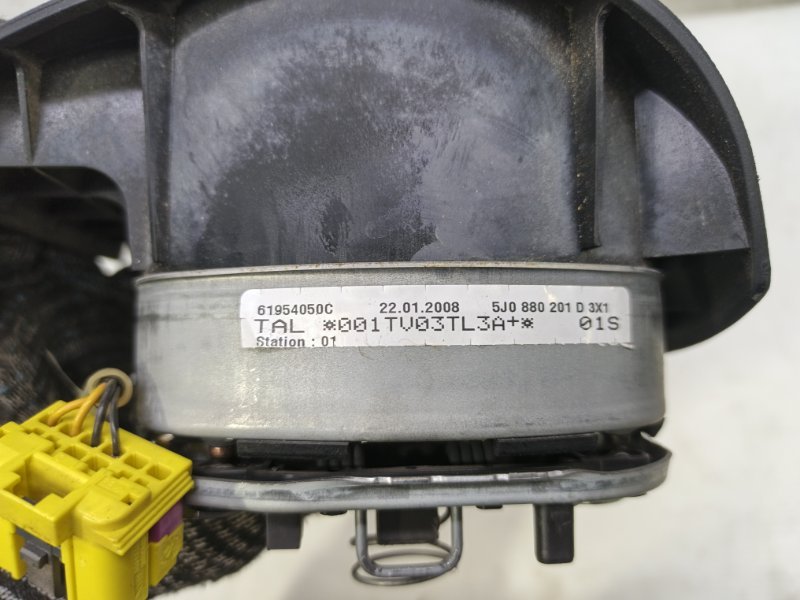 Подушка безопасности в руль Skoda Fabia 2008