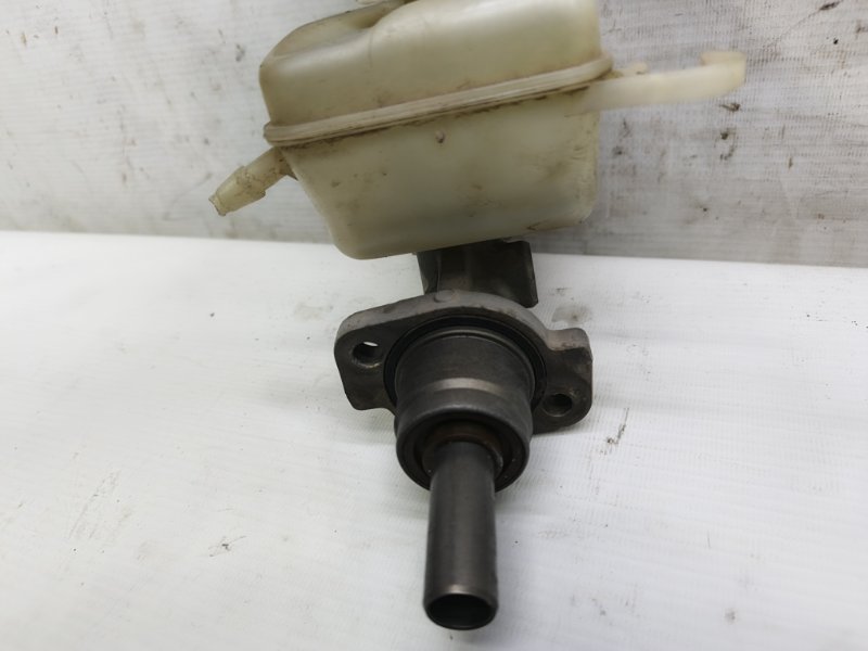 Главный тормозной цилиндр Skoda Fabia 2008