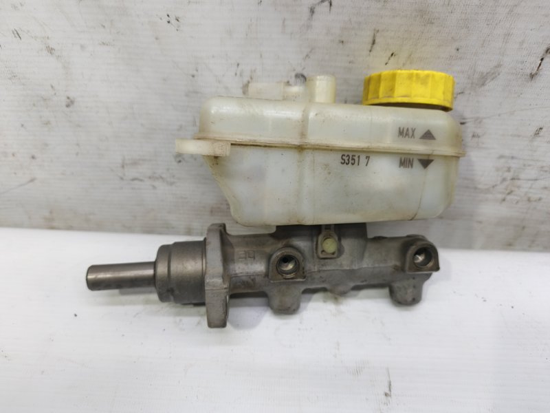 Главный тормозной цилиндр Skoda Fabia 2008