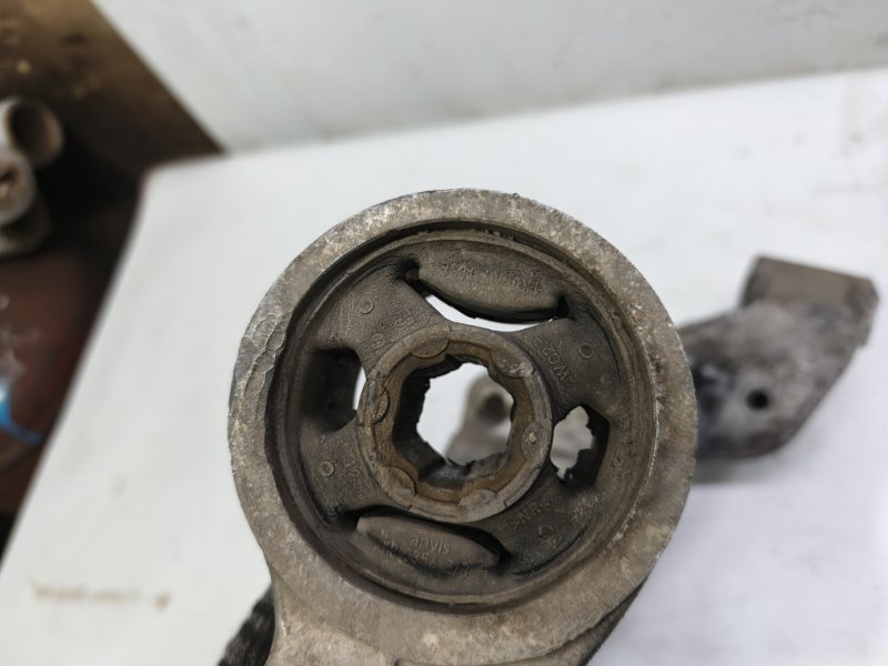 Крепление рычага подвески Skoda Fabia 2008