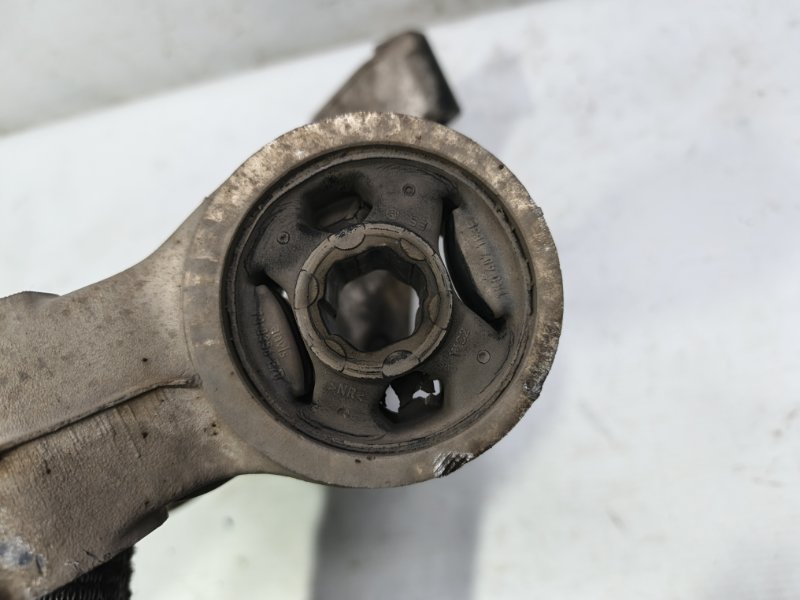 Крепление рычага подвески Skoda Fabia 2008