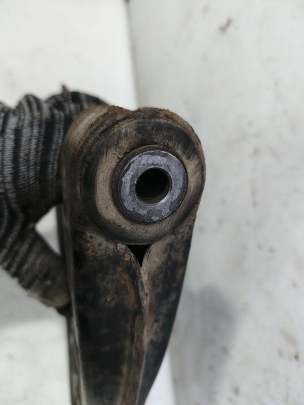 Рычаг Skoda Fabia 2008