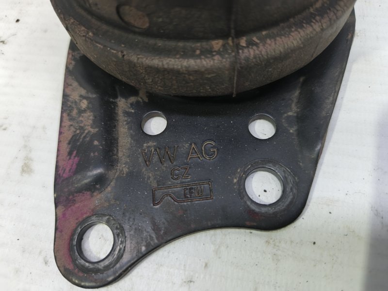 Опора двигателя Skoda Fabia 2008