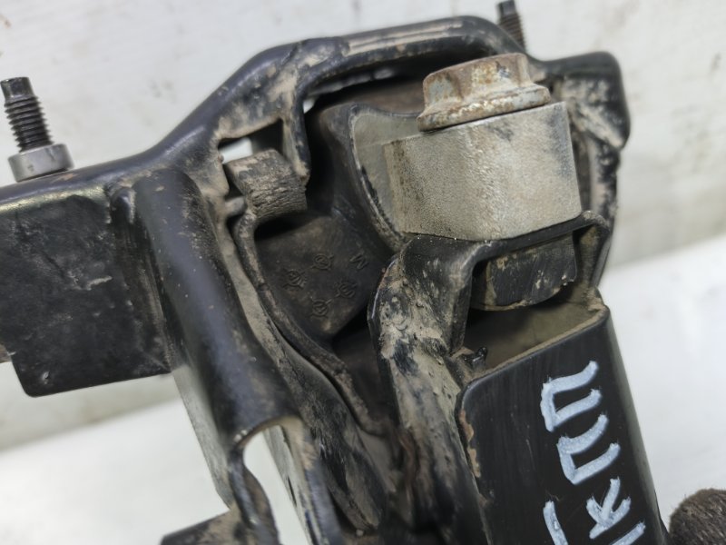 Подушка двигателя Skoda Fabia 2008