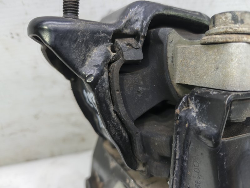 Подушка двигателя Skoda Fabia 2008