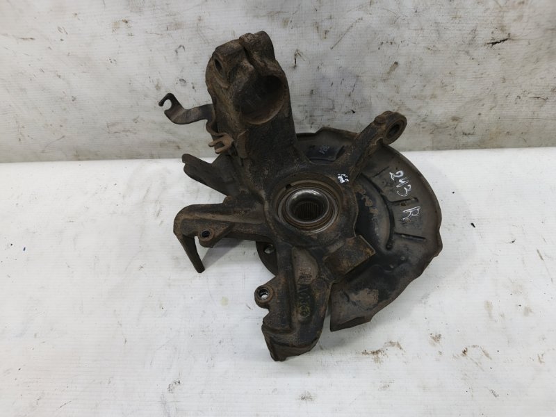 Кулак поворотный Skoda Fabia 2008