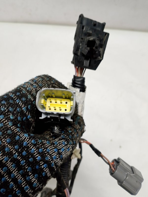 Проводка топливных форсунок Lada Xray 2021