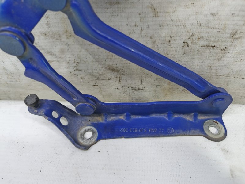 Петля капота Skoda Fabia 2008