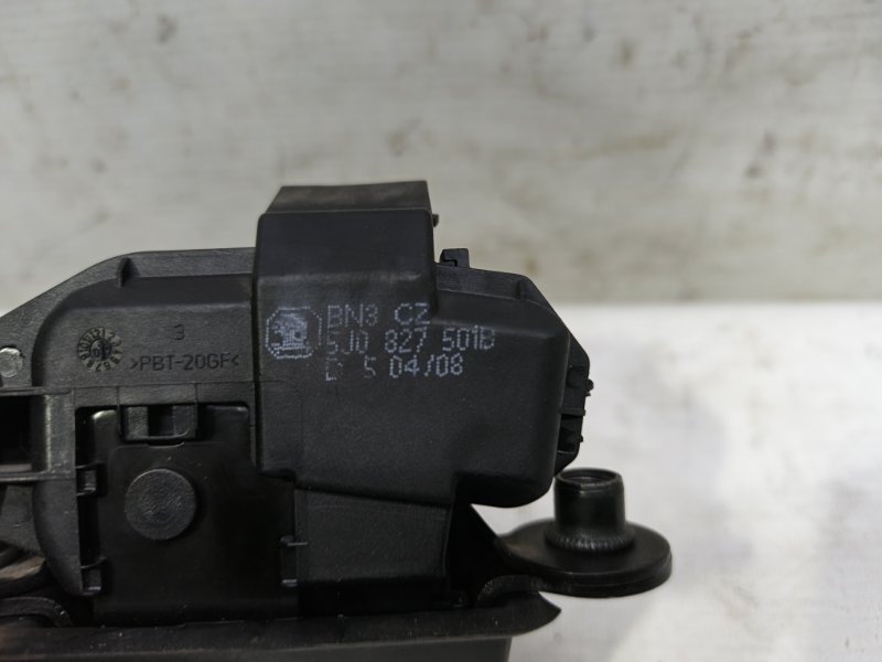 Замок багажника Skoda Fabia 2008