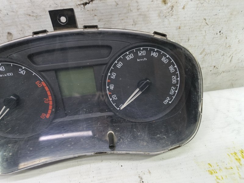 Панель приборов Skoda Fabia 2008