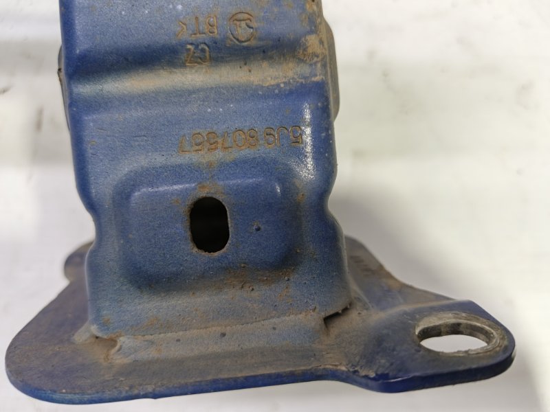 Усилитель бампера Skoda Fabia 2008