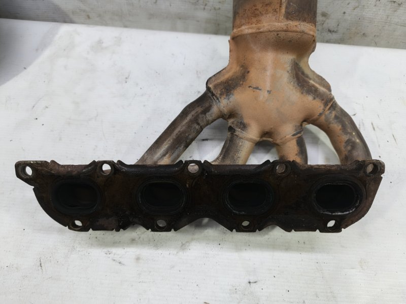 Коллектор выпускной Skoda Fabia 2008