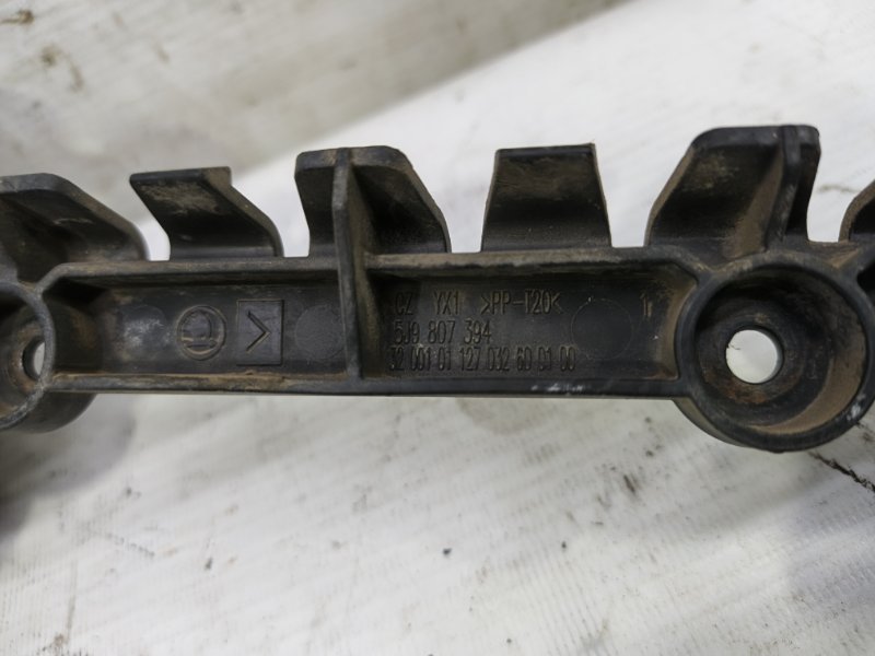 Кронштейн бампера Skoda Fabia 2008