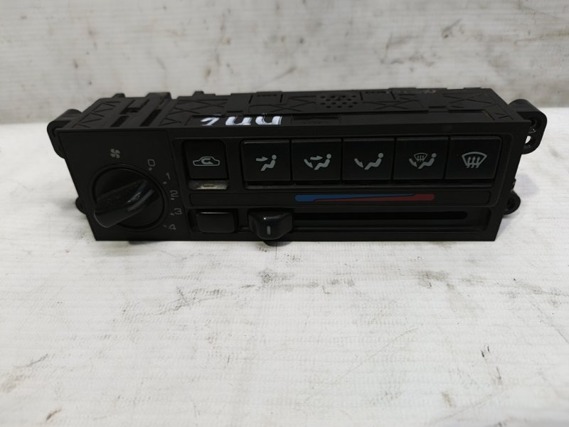 Блок управления климат-контролем Nissan Primera 1990