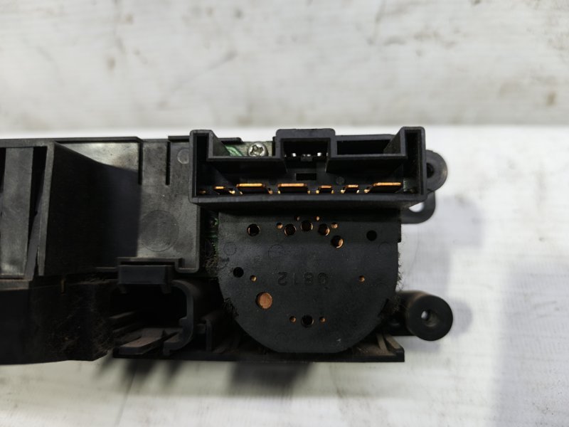 Блок управления климат-контролем Nissan Primera 1990