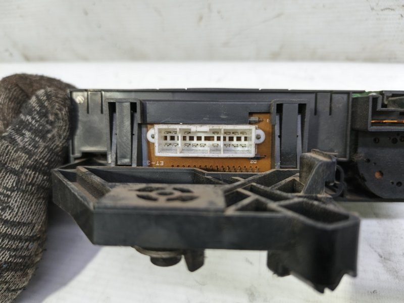 Блок управления климат-контролем Nissan Primera 1990