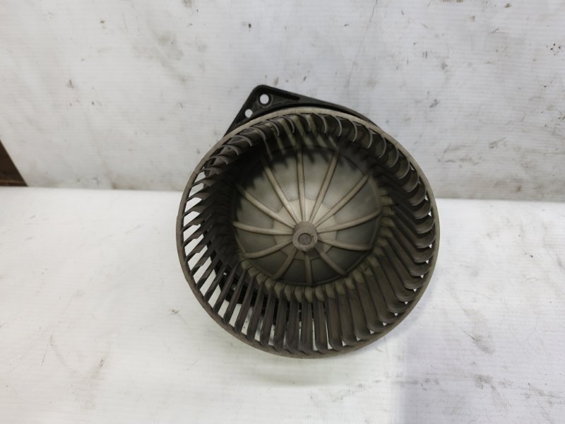 Моторчик печки Nissan Primera 1990