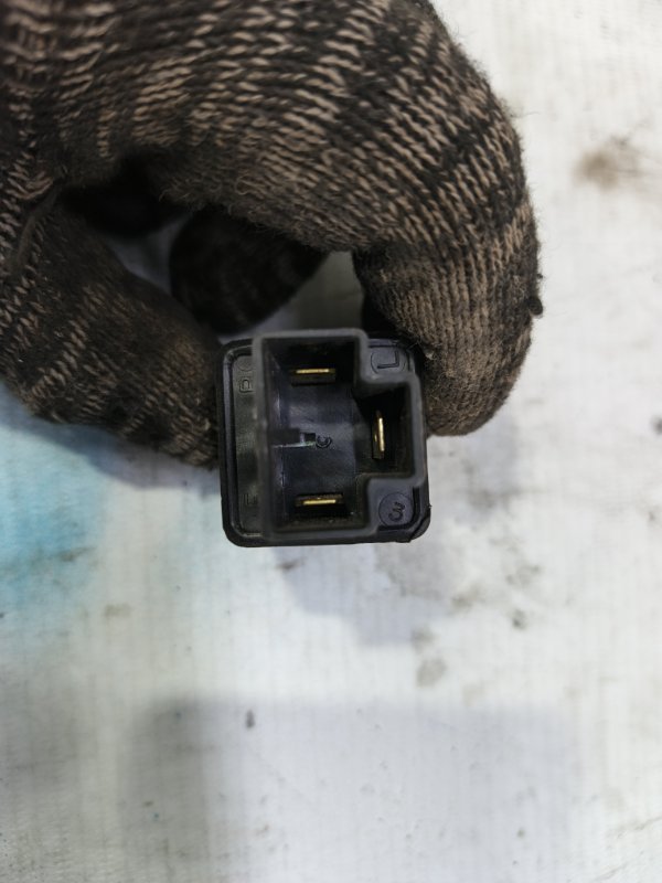 Реле Nissan Primera 1990