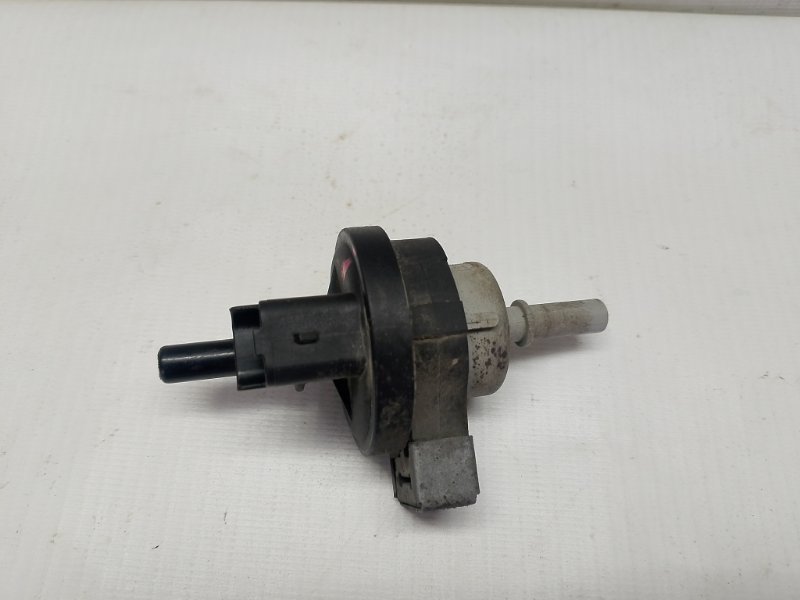 Клапан продувки адсорбера Lada Xray 2021