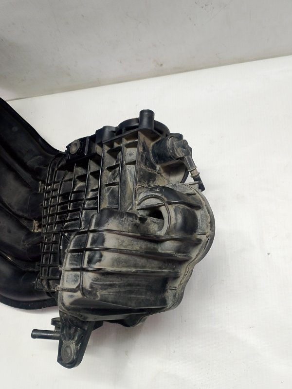 Впускной коллектор Lada Xray 2021