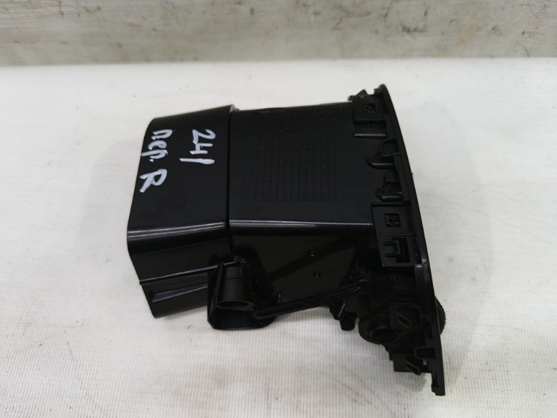 Дефлектор воздушный Lada Xray 2021