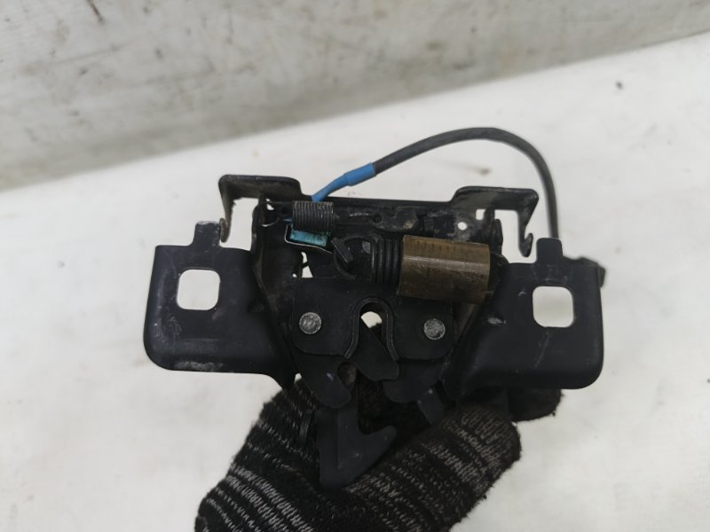 Замок капота Lada Xray 2021