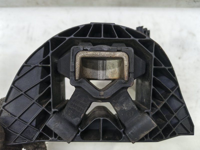 Подушка двигателя Lada Xray 2021