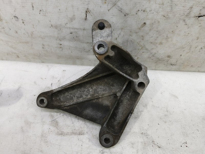 Кронштейн КПП Nissan Tiida 2007