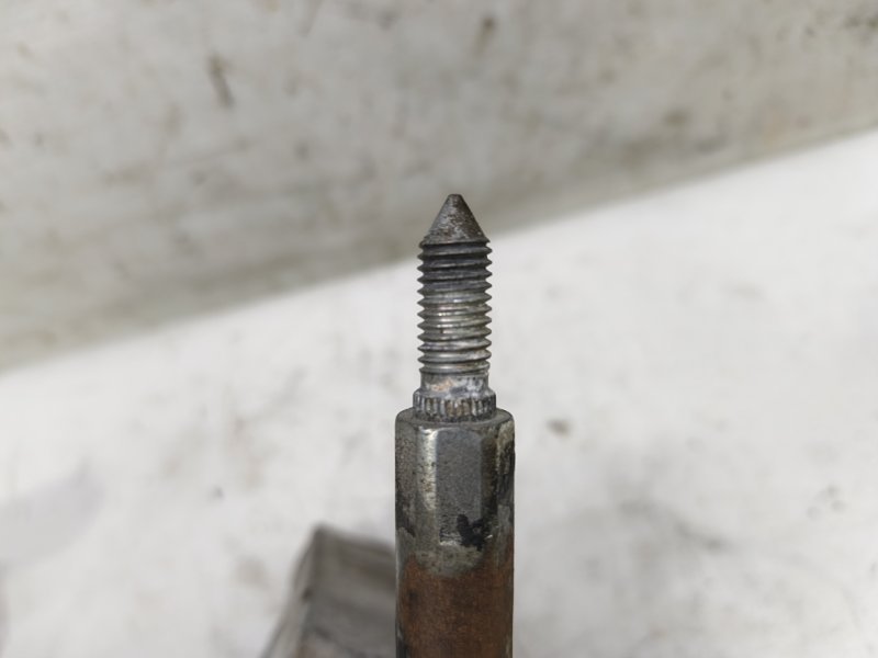 Кронштейн КПП Nissan Tiida 2007