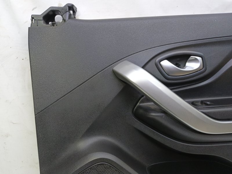 Обшивка двери Lada Xray 2021