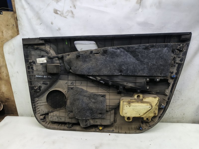 Обшивка двери Hyundai Solaris 2014