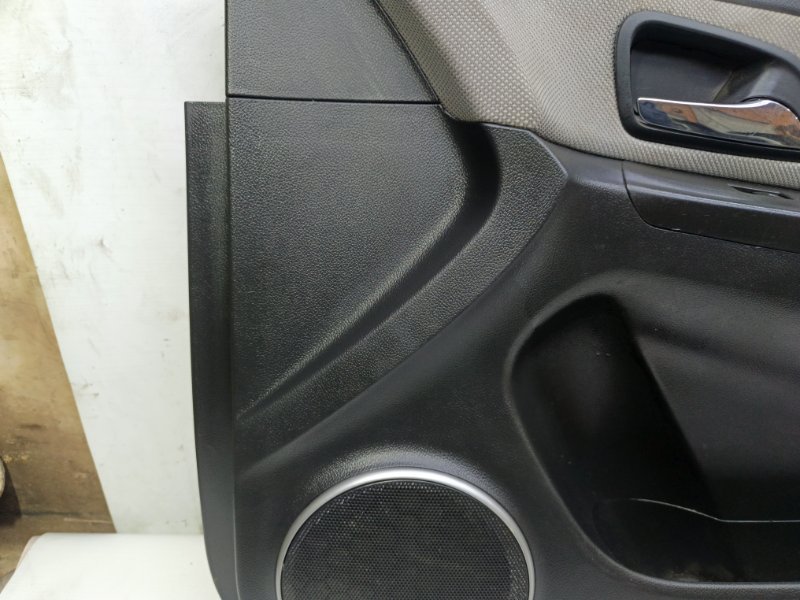 Обшивка двери Chevrolet Cruze 2013