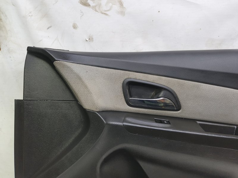 Обшивка двери Chevrolet Cruze 2013