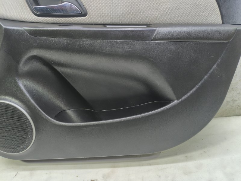 Обшивка двери Chevrolet Cruze 2013