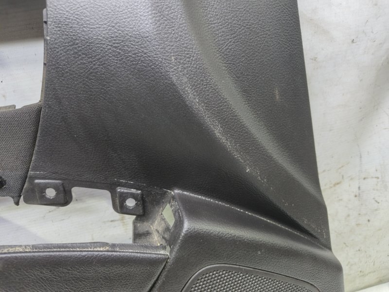 Обшивка двери Hyundai Santa Fe 2011