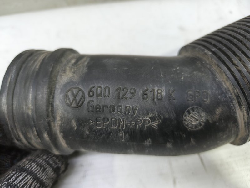 Патрубок воздушного фильтра Skoda Fabia 2008