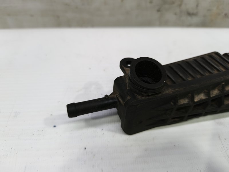 Клапан вентиляции картерных газов Skoda Fabia 2008