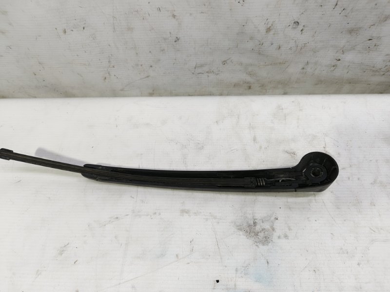 Поводок стеклоочистителя Skoda Fabia 2008