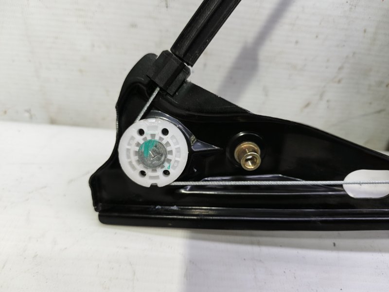 Стеклоподъемник электрический Skoda Fabia 2008