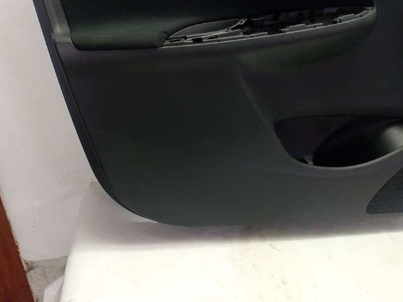 Обшивка двери Toyota Corolla 2008 ZRE152R