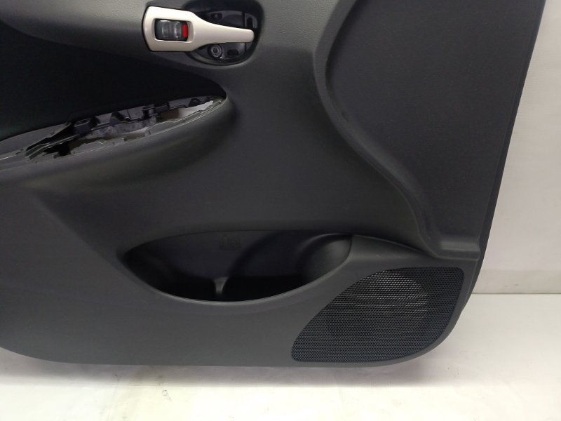 Обшивка двери Toyota Corolla 2008 ZRE152R