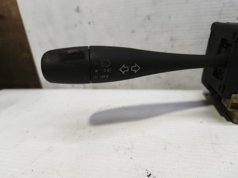 Переключатель подрулевой Nissan Primera 1990