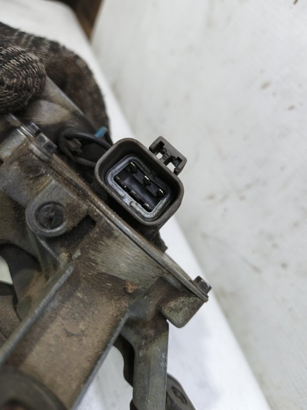 Моторчик дворников Nissan Primera 1990