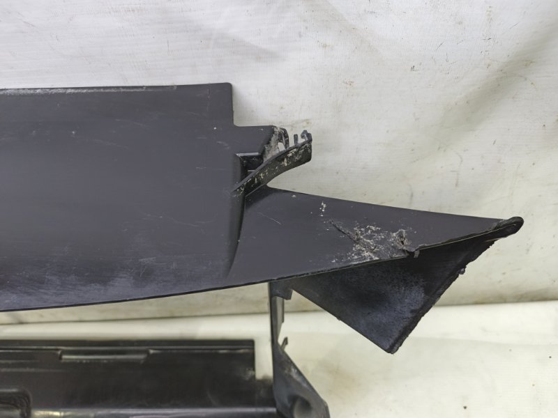 Дефлектор радиатора lada vesta 2020