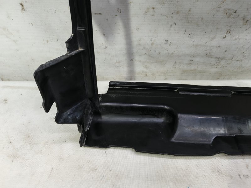 Дефлектор радиатора lada vesta 2020