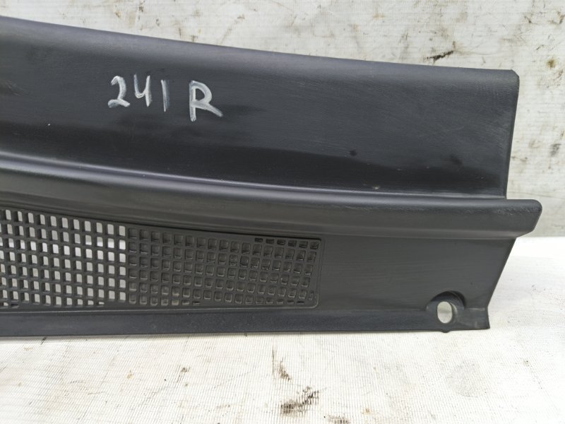 Жабо Lada Xray 2021